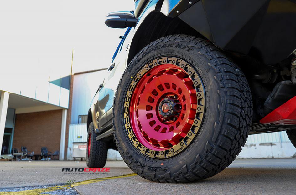 TOYOTA-HILUX-4WD-ZEPHYR-CANDY-RED-WITH-MATTE-BLACK-RING